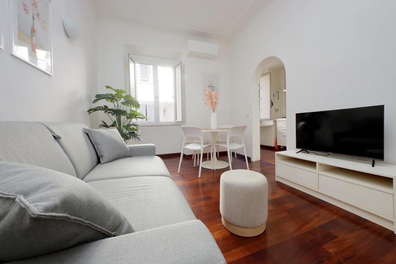 Domus Lou Elegante Appartamento In Trastevere Roma Luaran gambar