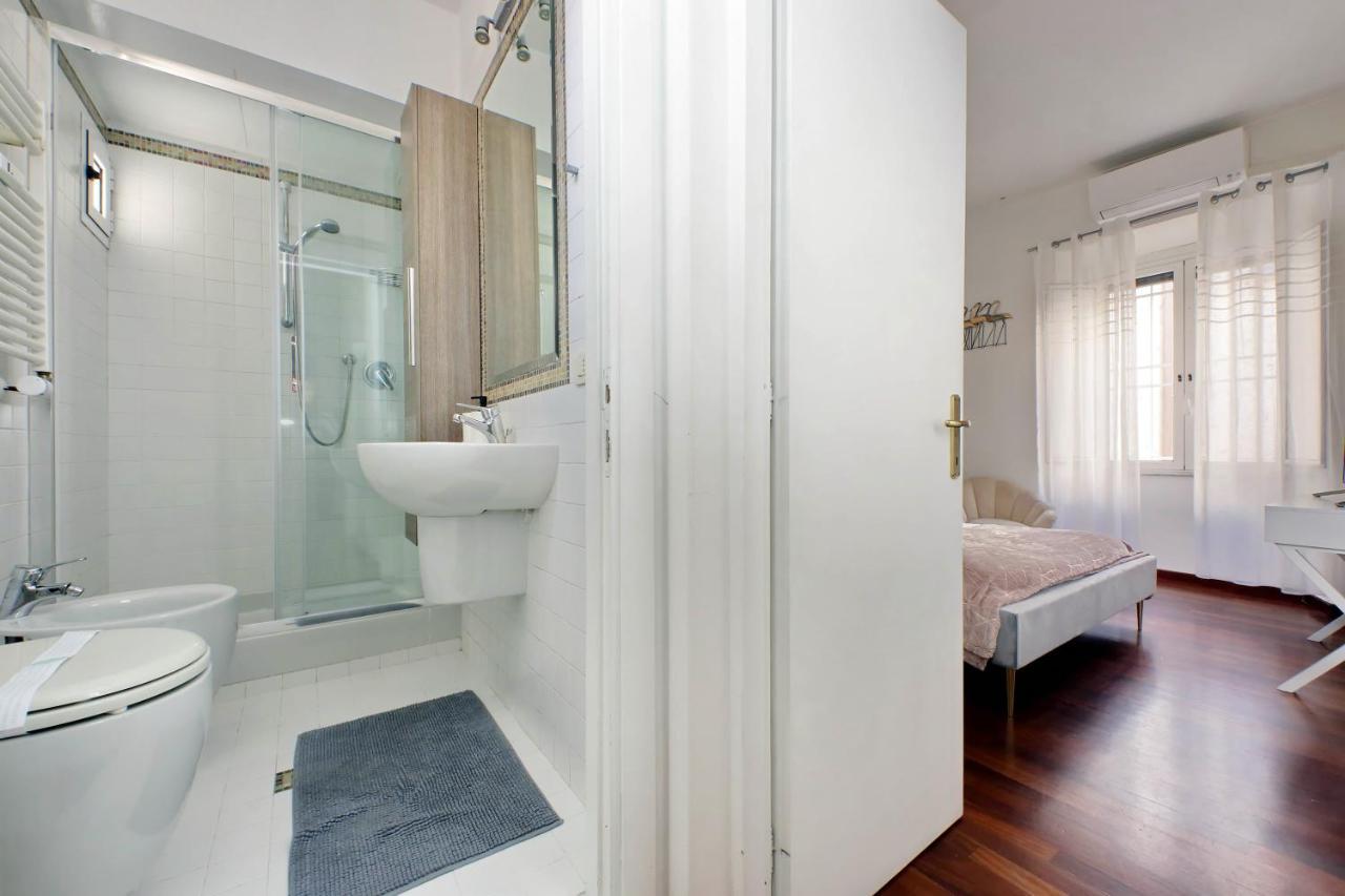 Domus Lou Elegante Appartamento In Trastevere Roma Luaran gambar