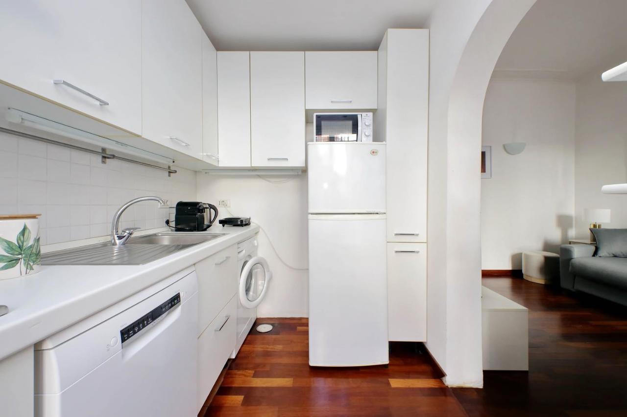 Domus Lou Elegante Appartamento In Trastevere Roma Luaran gambar